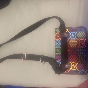 Gucci cross body we can talk in the price